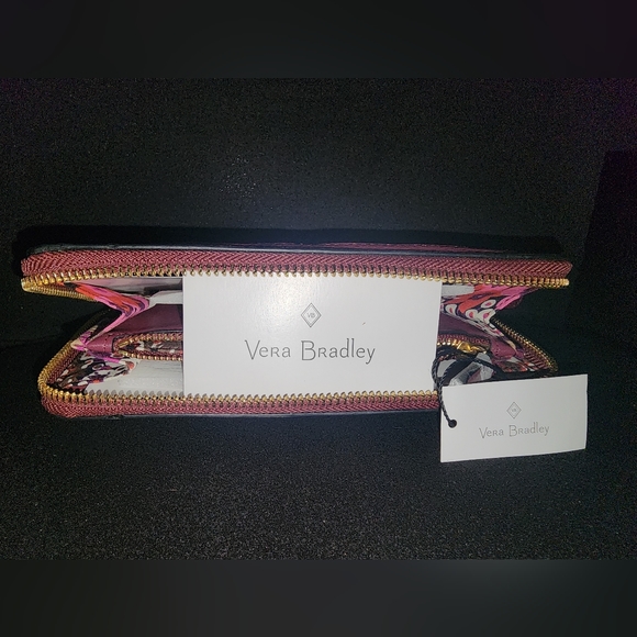 Vera Bradley Quilted Georgia Wallet. NEW With Tags - Picture 8 of 10